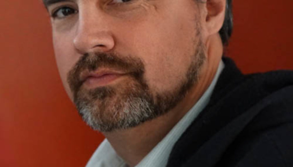 Headshot_Alex Rivera_750x500